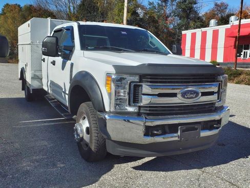 Used 2017 Ford F350 XLT w/ Snow Plow Prep Package image 5
