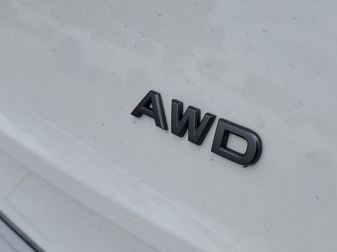 Used 2024 Nissan Rogue S AWD/4WD image 6
