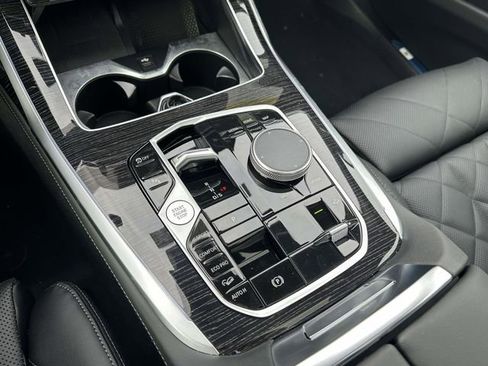 New 2026 BMW X7 xDrive40i w/ M Sport Package image 17