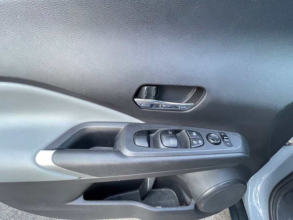 Used 2021 Nissan Kicks SR w/ SR Premium Package FWD image 11