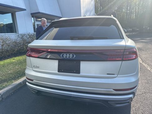 Used 2021 Audi Q8 Premium Plus w/ Premium Plus Package image 3