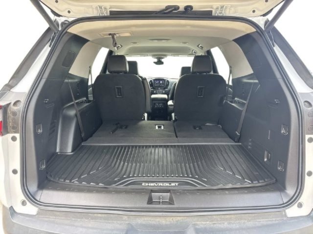 Used 2021 Chevrolet Traverse RS FWD image 11