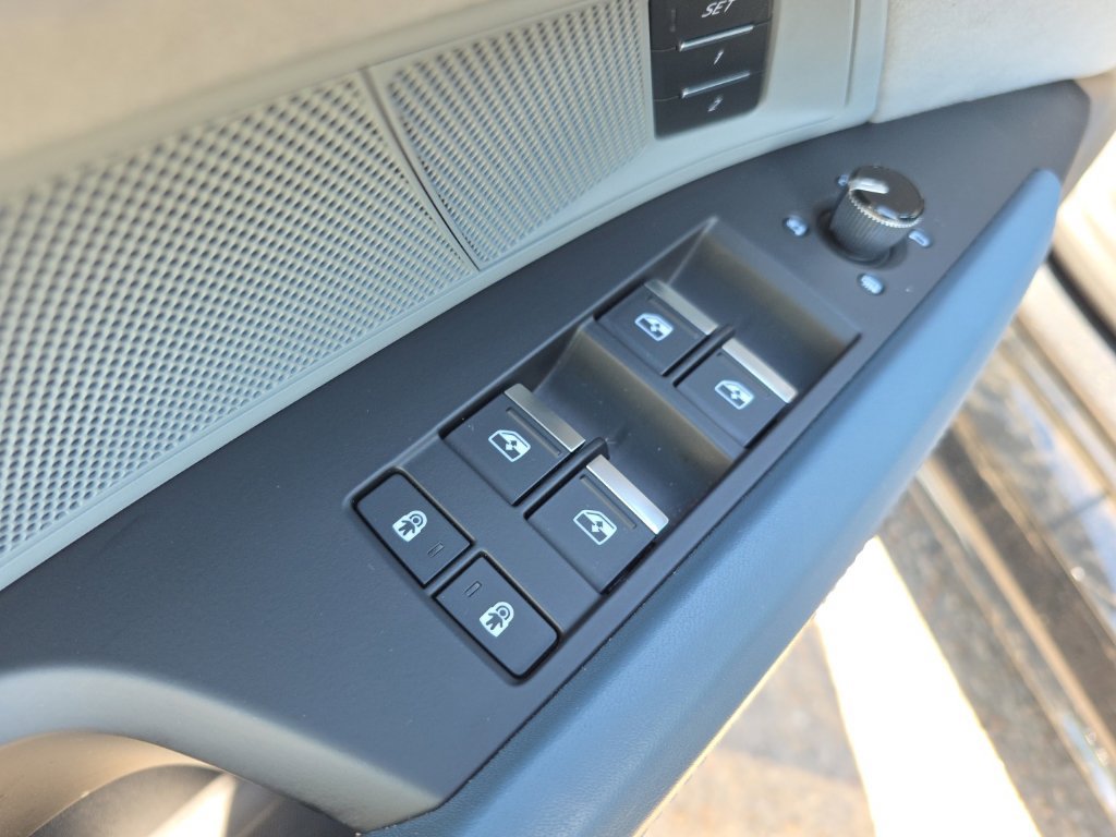 Used 2024 Audi e-tron GT Premium Plus w/ Performance Package AWD/4WD image 10