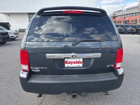 Used 2008 Chrysler Aspen Limited image 9
