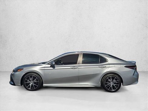 Used 2023 Toyota Camry SE FWD image 9