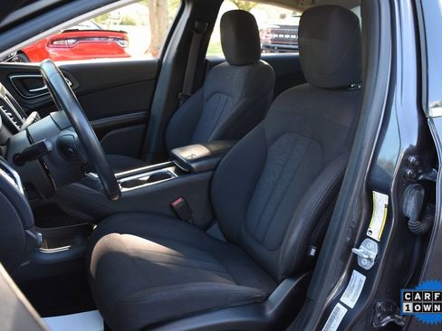 Used 2015 Chrysler 200 Limited w/ Convenience Group image 17