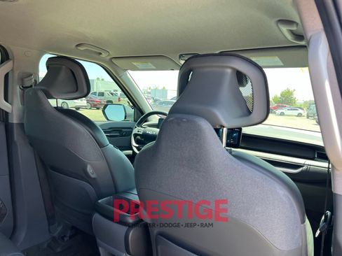 Used 2024 Kia EV9 Light Long Range RWD image 24