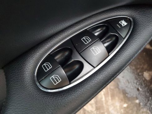 Used 2009 Mercedes-Benz E 350 4MATIC Sedan image 12