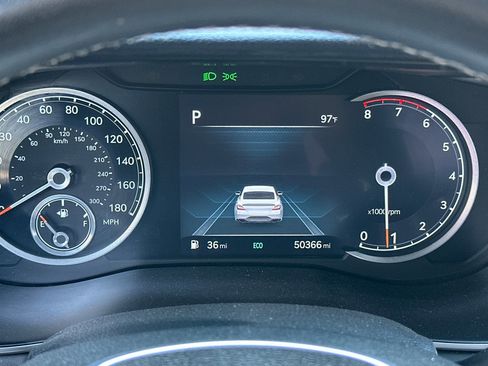 Used 2023 Genesis G70 2.0T image 24