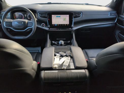 Used 2022 Jeep Wagoneer Series II w/ Premium Group I image 12