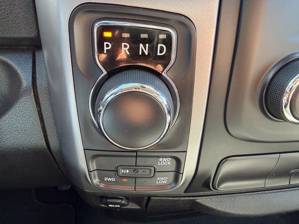 Used 2022 RAM 1500 Classic SLT AWD/4WD image 12