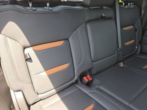 Used 2025 GMC Sierra 1500 AT4 AWD/4WD image 25