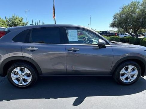 Used 2023 Honda HR-V LX image 3