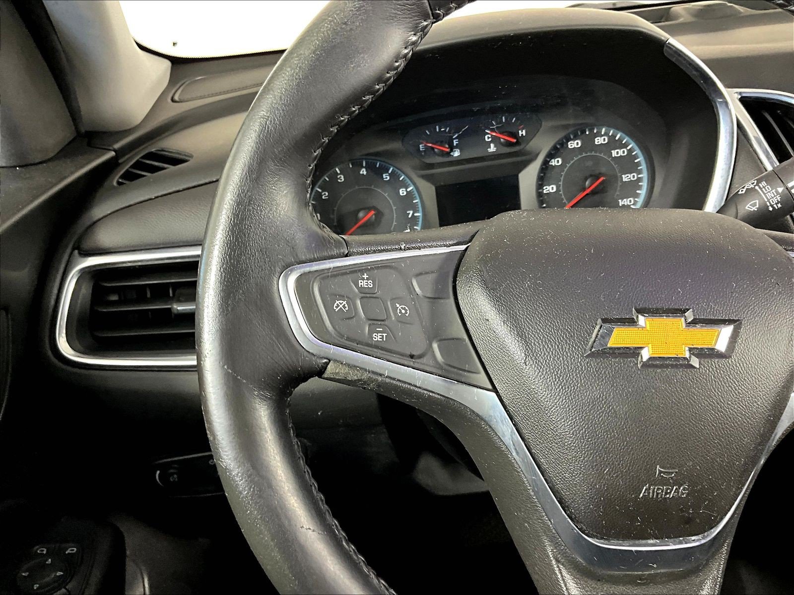 Used 2018 Chevrolet Equinox LT FWD image 10
