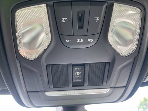 Used 2021 RAM 1500 Big Horn AWD/4WD image 36