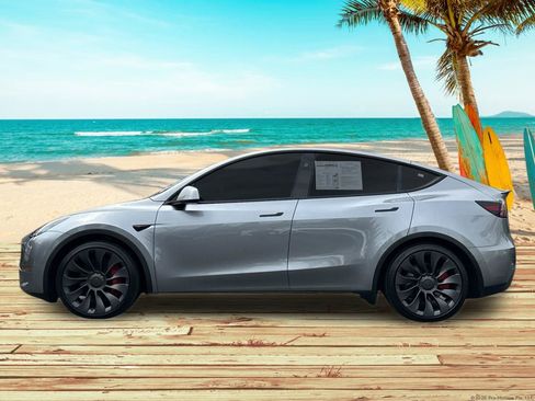 Used 2024 Tesla Model Y Performance AWD/4WD image 3