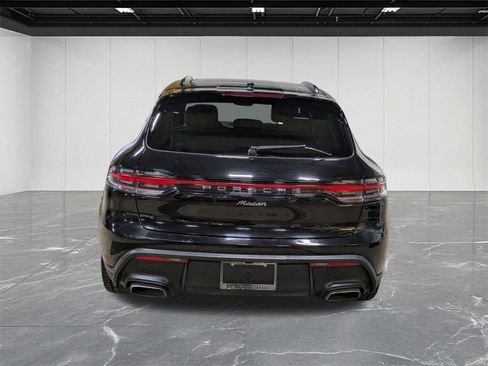 Used 2022 Porsche Macan w/ Premium Package Plus image 4
