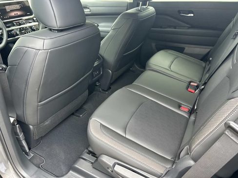 New 2026 Nissan Pathfinder SL FWD image 21