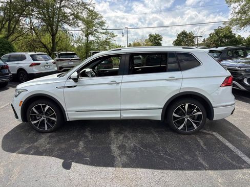Used 2024 Volkswagen Tiguan SEL R-Line AWD/4WD image 8