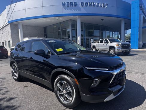 Certified 2025 Chevrolet Blazer LT AWD/4WD image 1