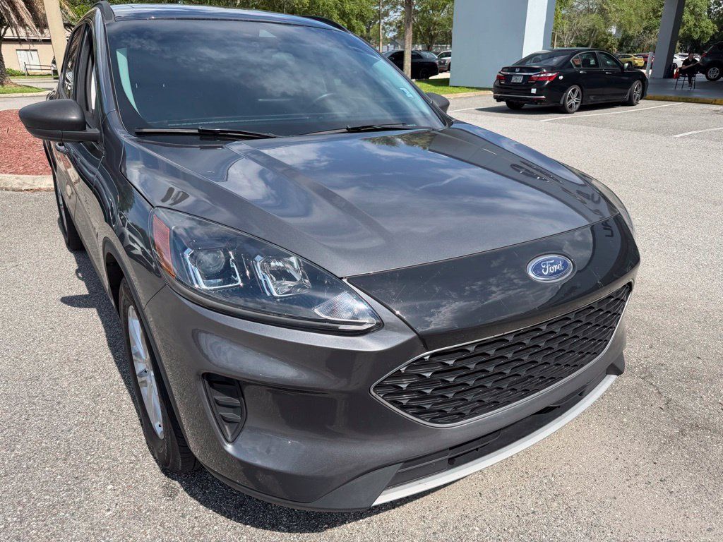 Used 2022 Ford Escape SE w/ Convenience Package FWD image 15