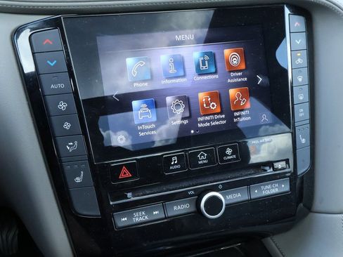 Used 2024 INFINITI QX50 Luxe image 3