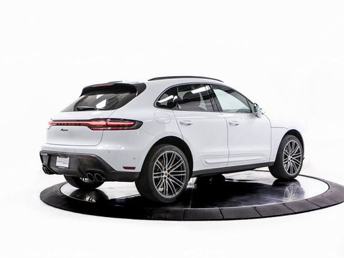 Certified 2025 Porsche Macan image 7
