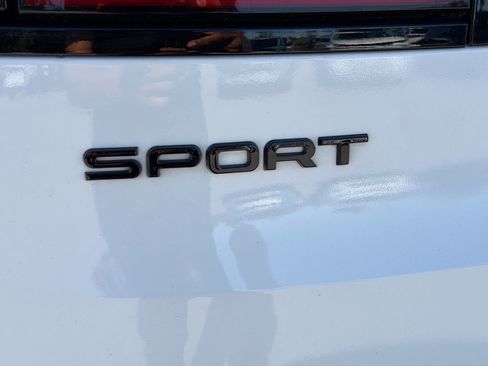 Used 2024 Land Rover Range Rover Sport SE image 11