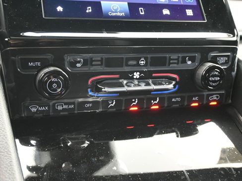 New 2025 Jeep Grand Cherokee L Altitude image 15