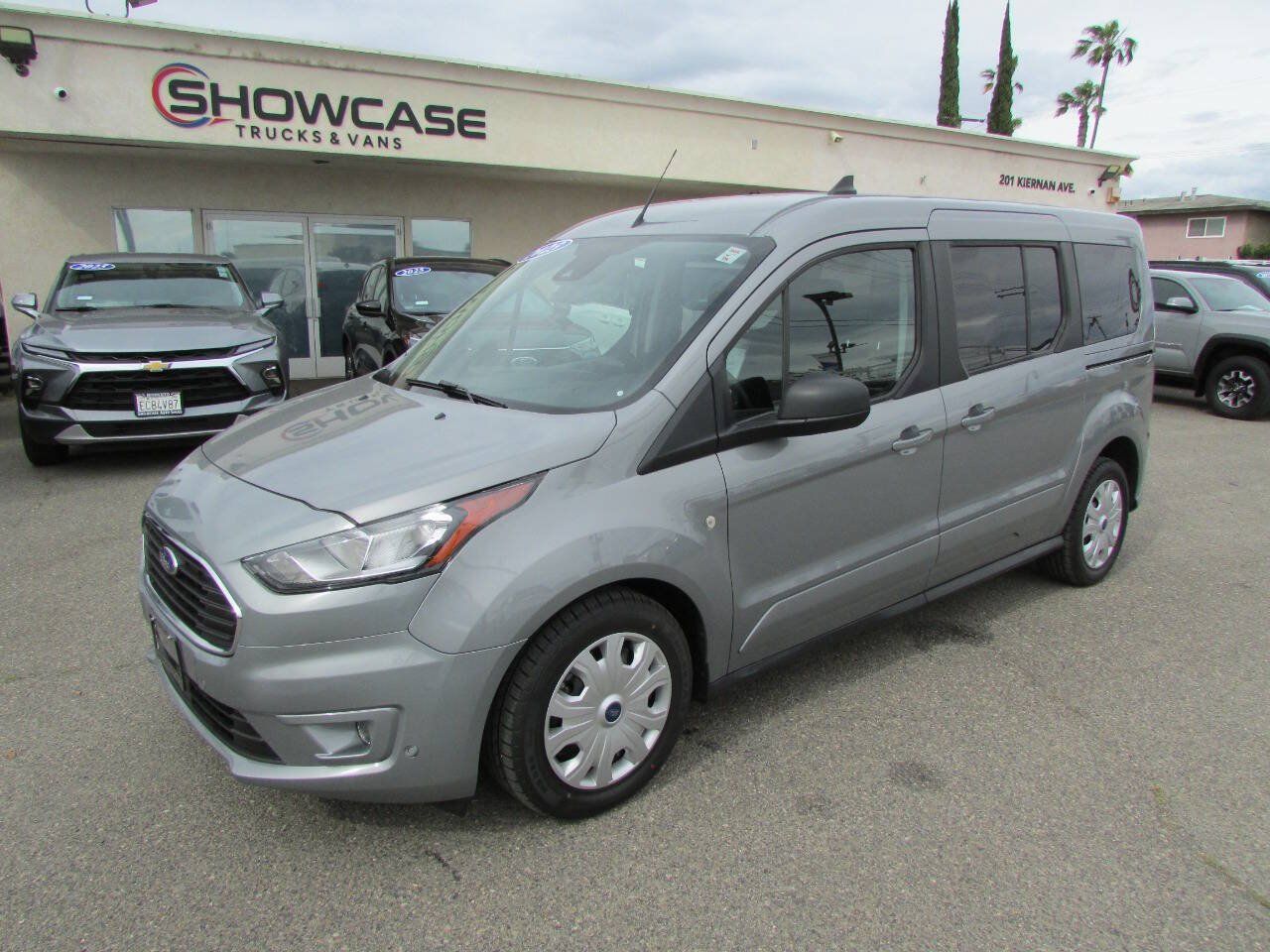 Used 2023 Ford Transit Connect XLT FWD image 4