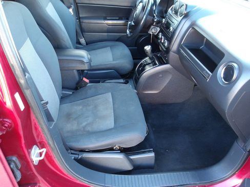 Used 2012 Jeep Compass Latitude w/ Sun/Sound Group image 7