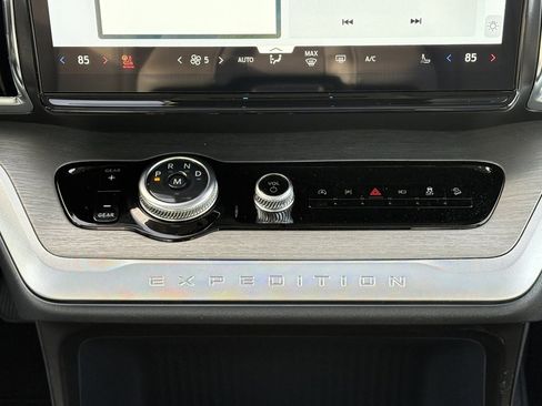 Certified 2025 Ford Expedition Max Platinum image 29