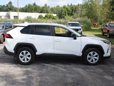 Used 2025 Toyota RAV4 LE AWD/4WD image 4