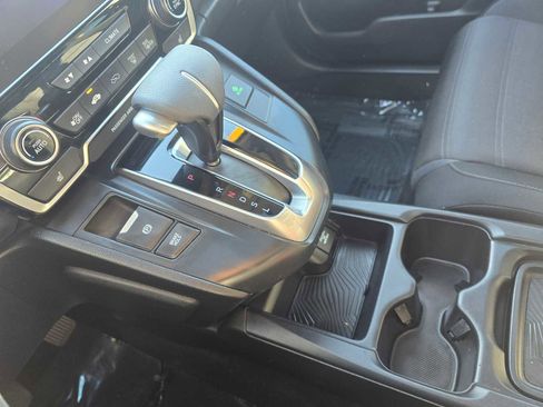 Used 2018 Honda CR-V EX image 30