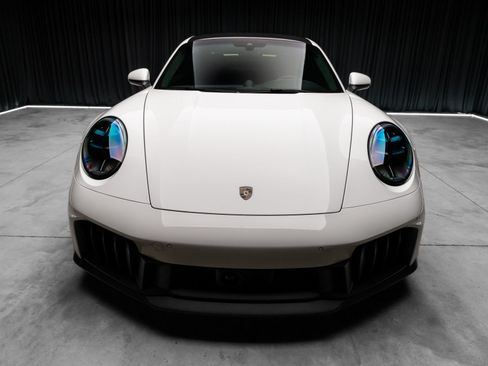 Used 2026 Porsche 911 Carrera GTS RWD image 9