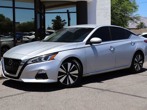Used 2021 Nissan Altima 2.5 SV FWD image 2