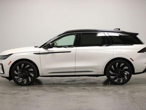 Used 2024 Lincoln Nautilus Black Label w/ Jet Appearance Package (87T) AWD/4WD image 5