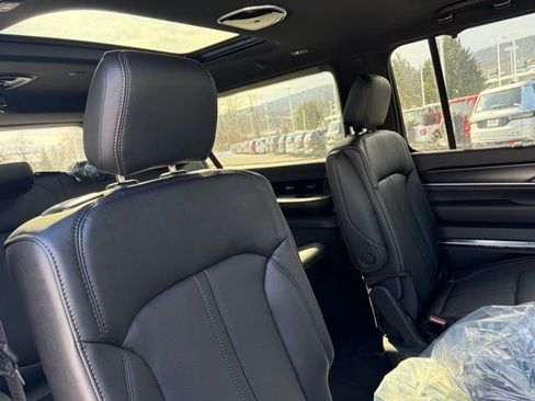 New 2026 Jeep Grand Wagoneer L Summit image 32