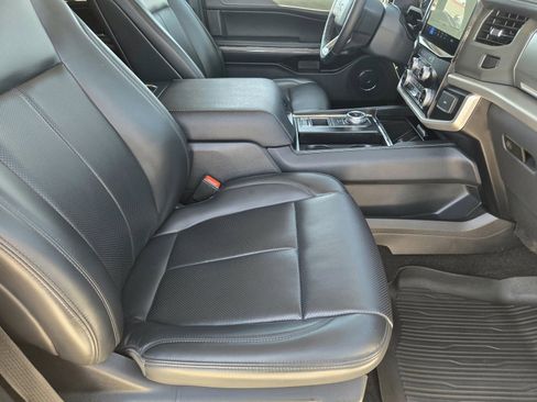 Certified 2023 Ford Expedition Max XLT image 16