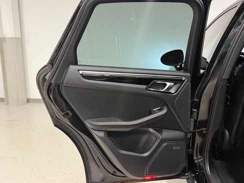 Certified 2026 Porsche Macan w/ Premium Package Plus AWD/4WD image 34