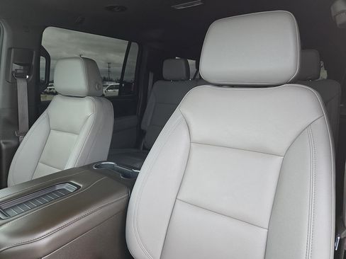 Used 2023 Chevrolet Suburban Z71 w/ Luxury Package AWD/4WD image 25