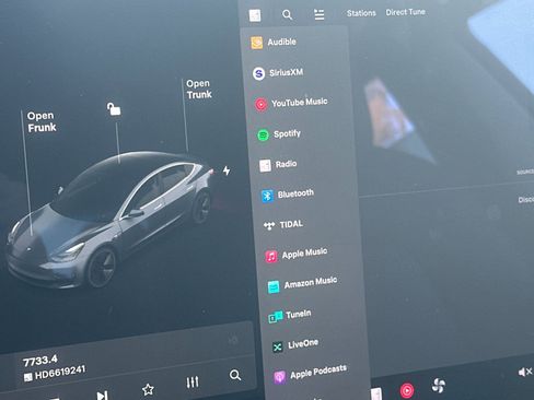 Used 2018 Tesla Model 3 Long Range image 17