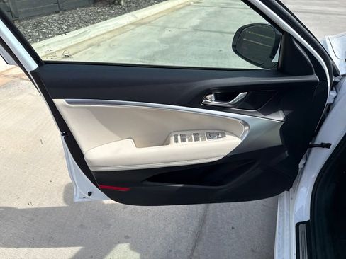 New 2026 Genesis G70 2.5T RWD image 9