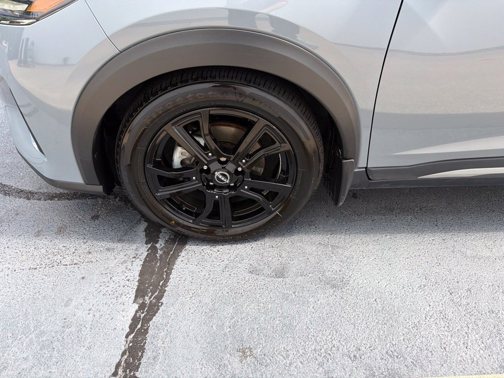 Used 2024 Nissan Kicks SR w/ SR Premium Package FWD image 12