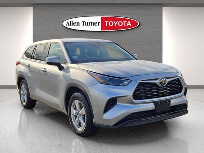 Used 2023 Toyota Highlander L