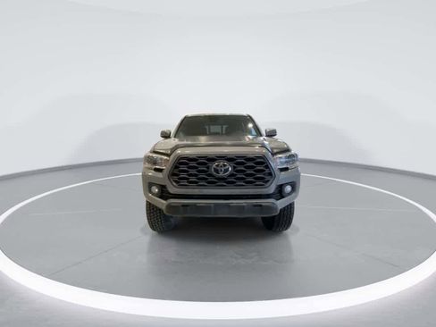 Used 2020 Toyota Tacoma TRD Off-Road image 3