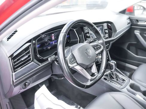 Certified 2023 Volkswagen Jetta SE FWD image 3