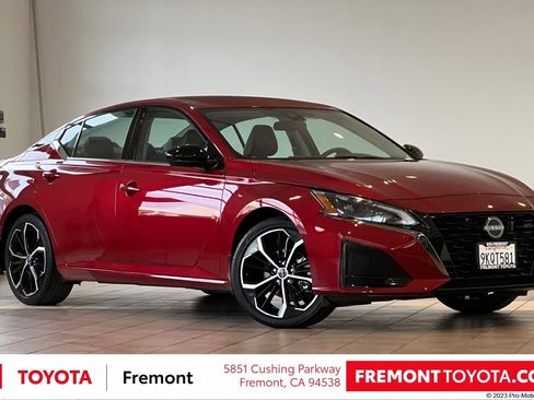 Used 2023 Nissan Altima 2.5 SR image 1