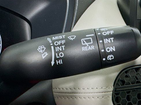 Used 2023 Honda HR-V LX image 13