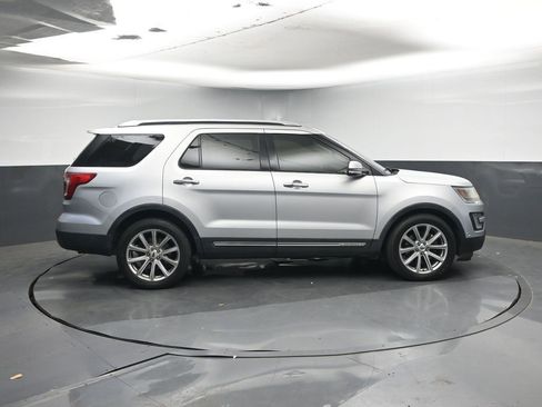 Used 2017 Ford Explorer Limited w/ Equipment Group 301A image 6
